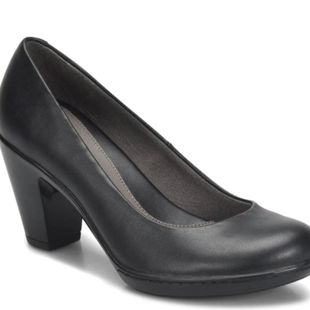 Two pairs - Women's pumps.